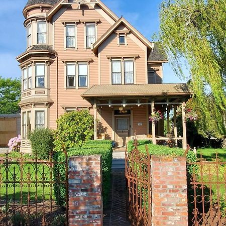 Adams Pragge House - Victorian Bed & Breakfast Порт-Таунсенд Екстер'єр фото