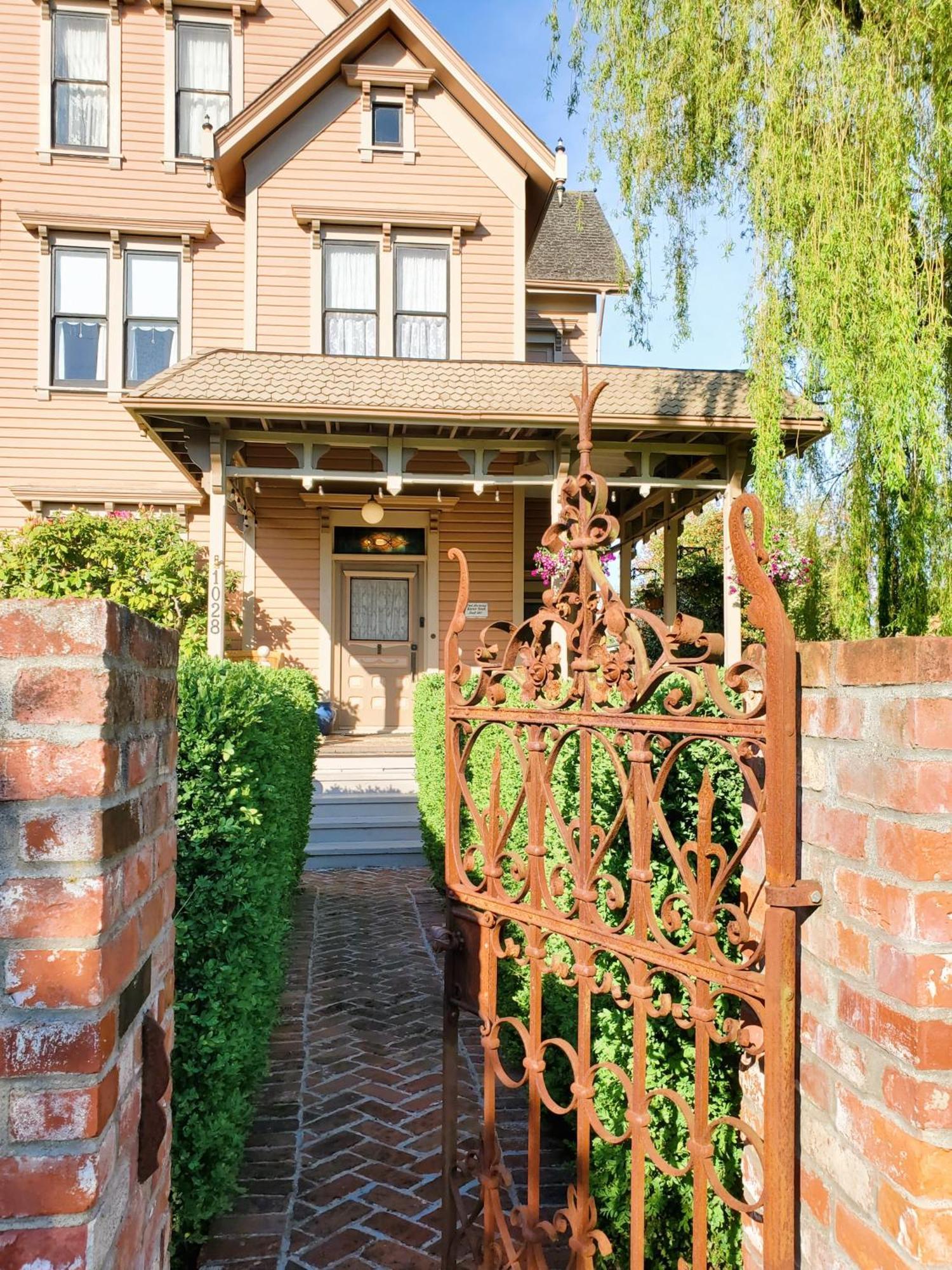 Adams Pragge House - Victorian Bed & Breakfast Порт-Таунсенд Екстер'єр фото